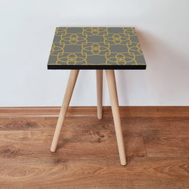 Hanah Home Mesa Auxiliar Shp135 Gris, Dorado y Negro